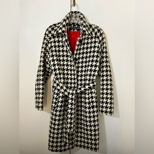 Houndstooth wool coat